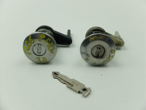 Serrure De Porte Droit/Gauche Avant Peugeot 206 9726