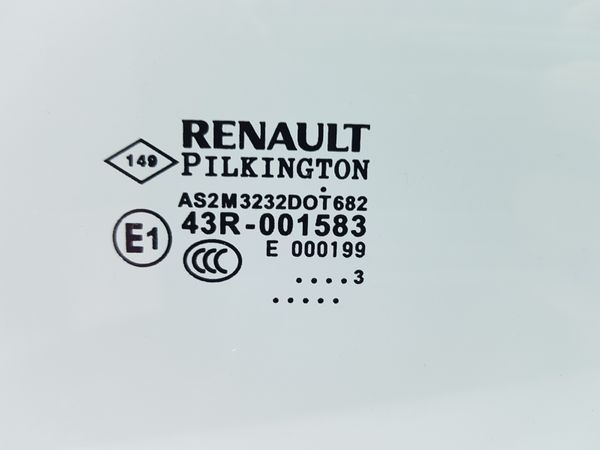 Vitre De Portes Droit Arrière Renault Captur 823003033R AS2 2003r