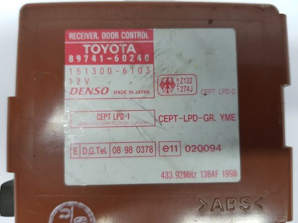 Calculateur  Toyota 89741-60240 151300-6103 Denso 