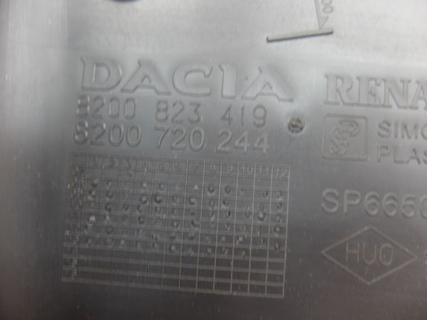 Tapisserie Droit Milieu Dacia Duster 8200823419